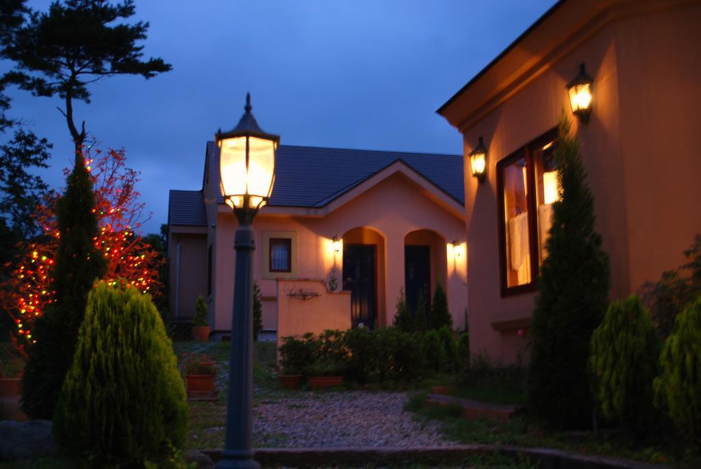 Aromatic Garden Villa La Poltrona Насу Екстериор снимка