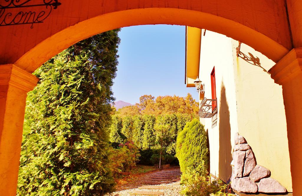 Aromatic Garden Villa La Poltrona Насу Екстериор снимка
