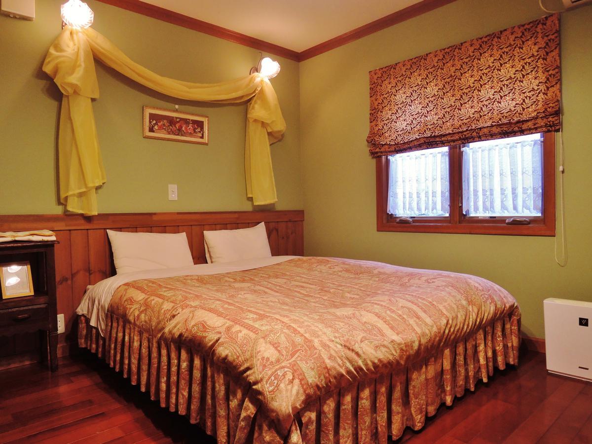 Aromatic Garden Villa La Poltrona Насу Екстериор снимка